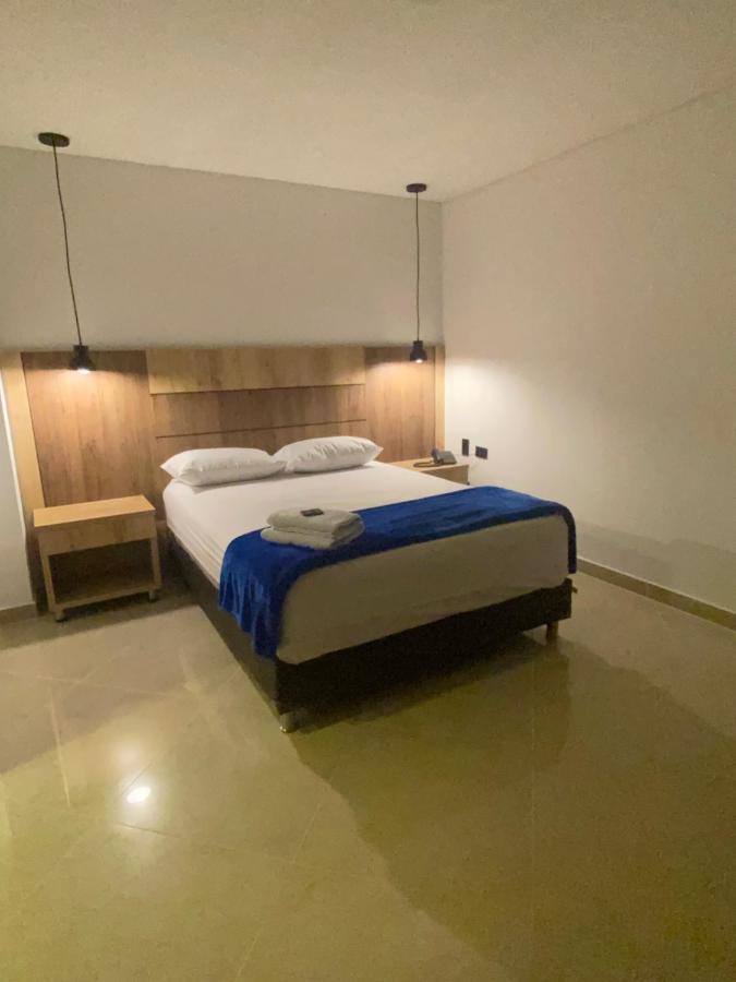 Hotel California City Медельїн Екстер'єр фото