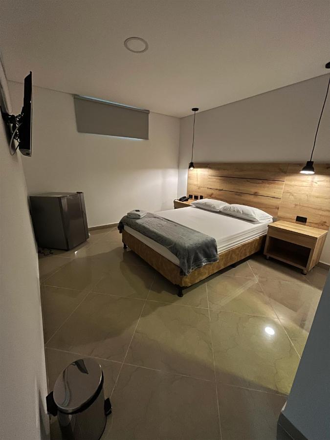 Hotel California City Медельїн Екстер'єр фото