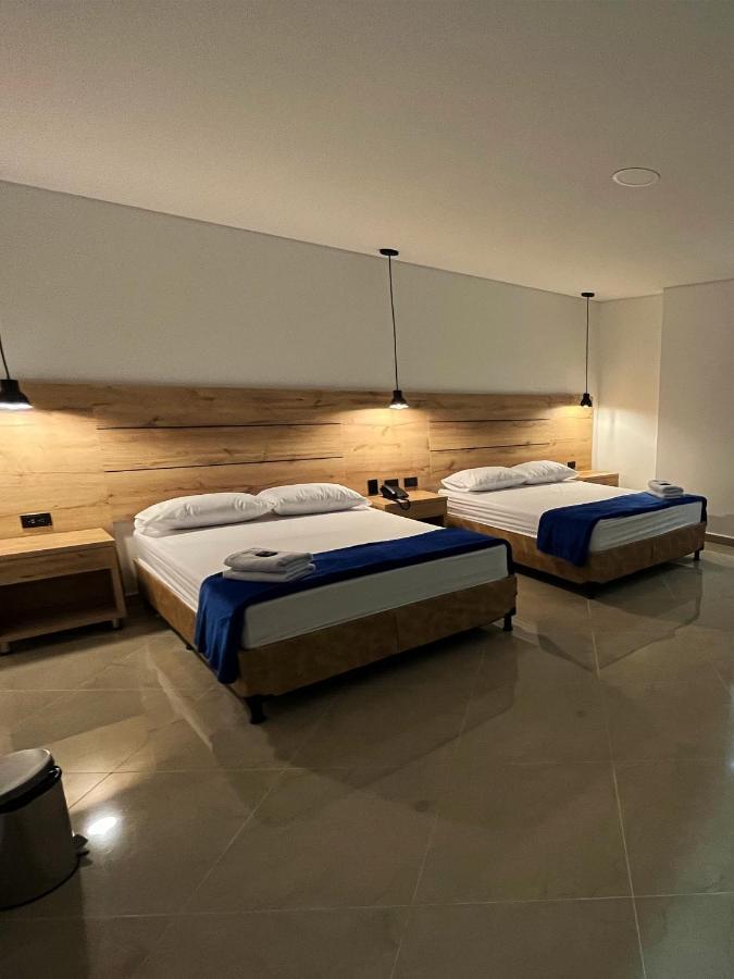 Hotel California City Медельїн Екстер'єр фото