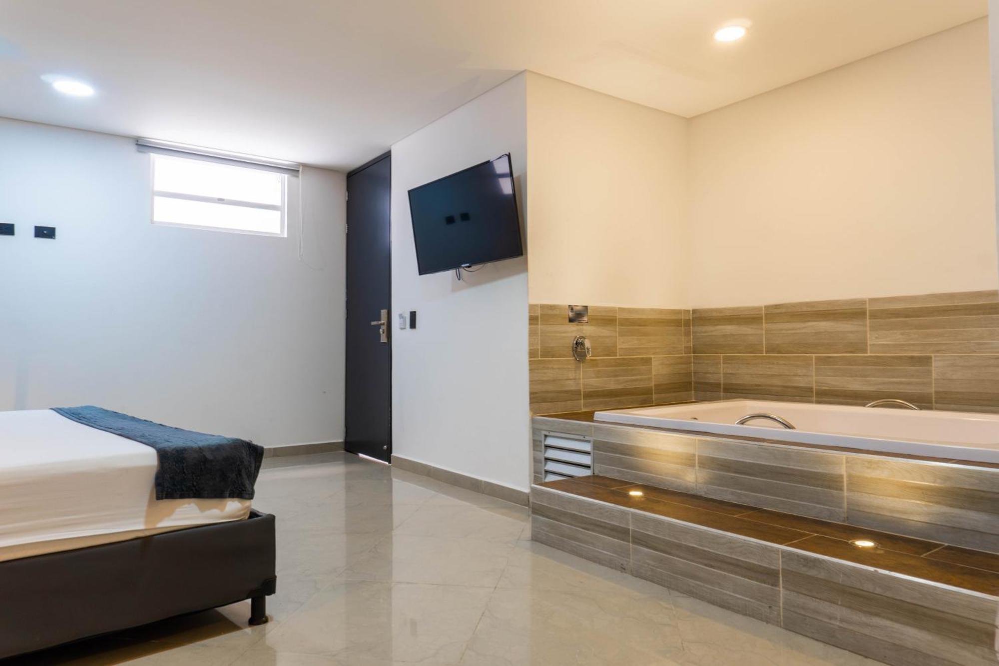 Hotel California City Медельїн Екстер'єр фото